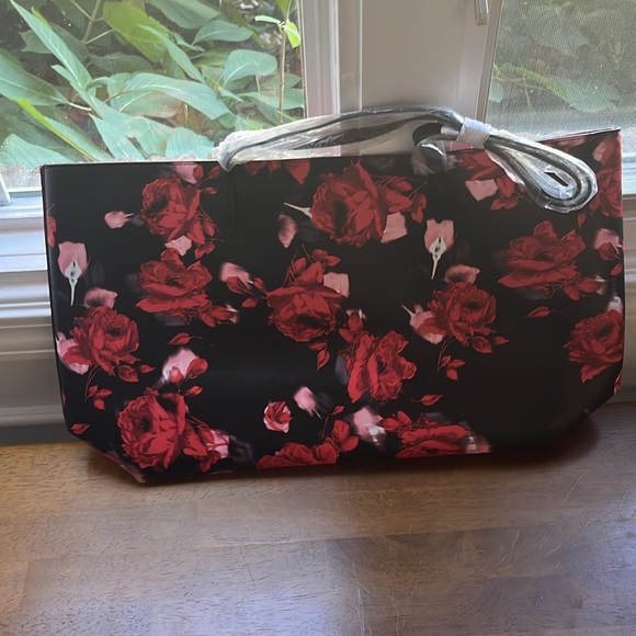 Victorias Secret Large Roses Tote Bag Brand New with tags on - Picture 2 of 3